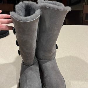 Grey long Bailey button Uggs, never been worn